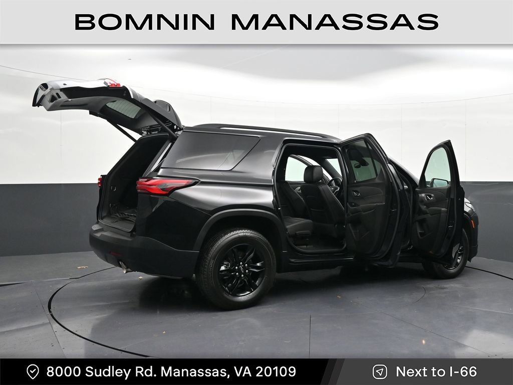 Used 2023 Chevrolet Traverse LT w/ Midnight/Sport Edition AWD/4WD image 37