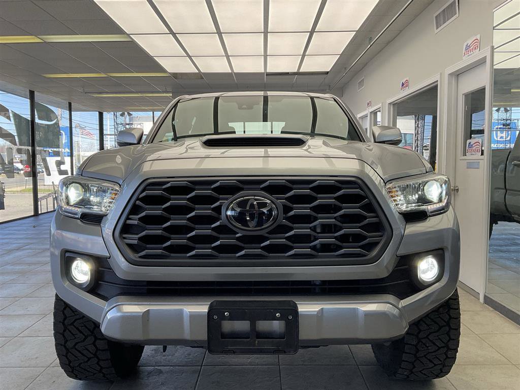 Used 2021 Toyota Tacoma TRD Sport image 2