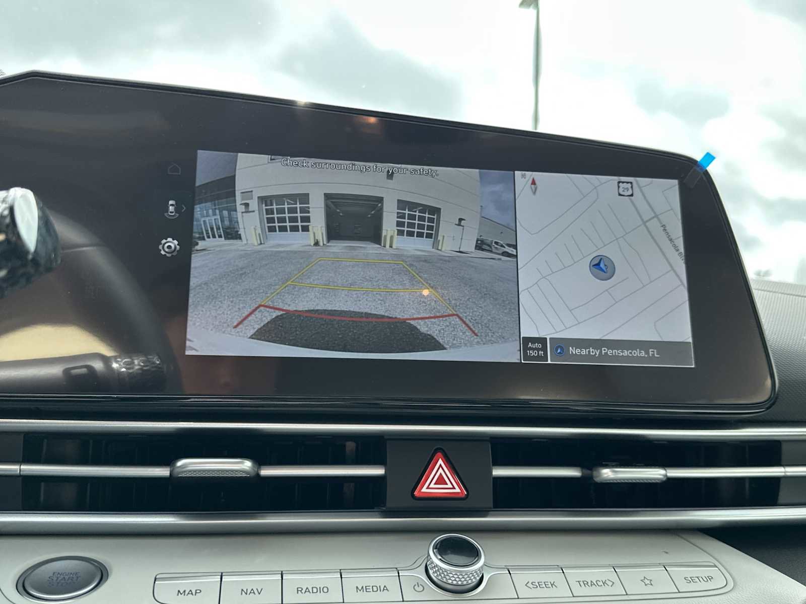 New 2026 Hyundai Elantra Limited FWD image 19