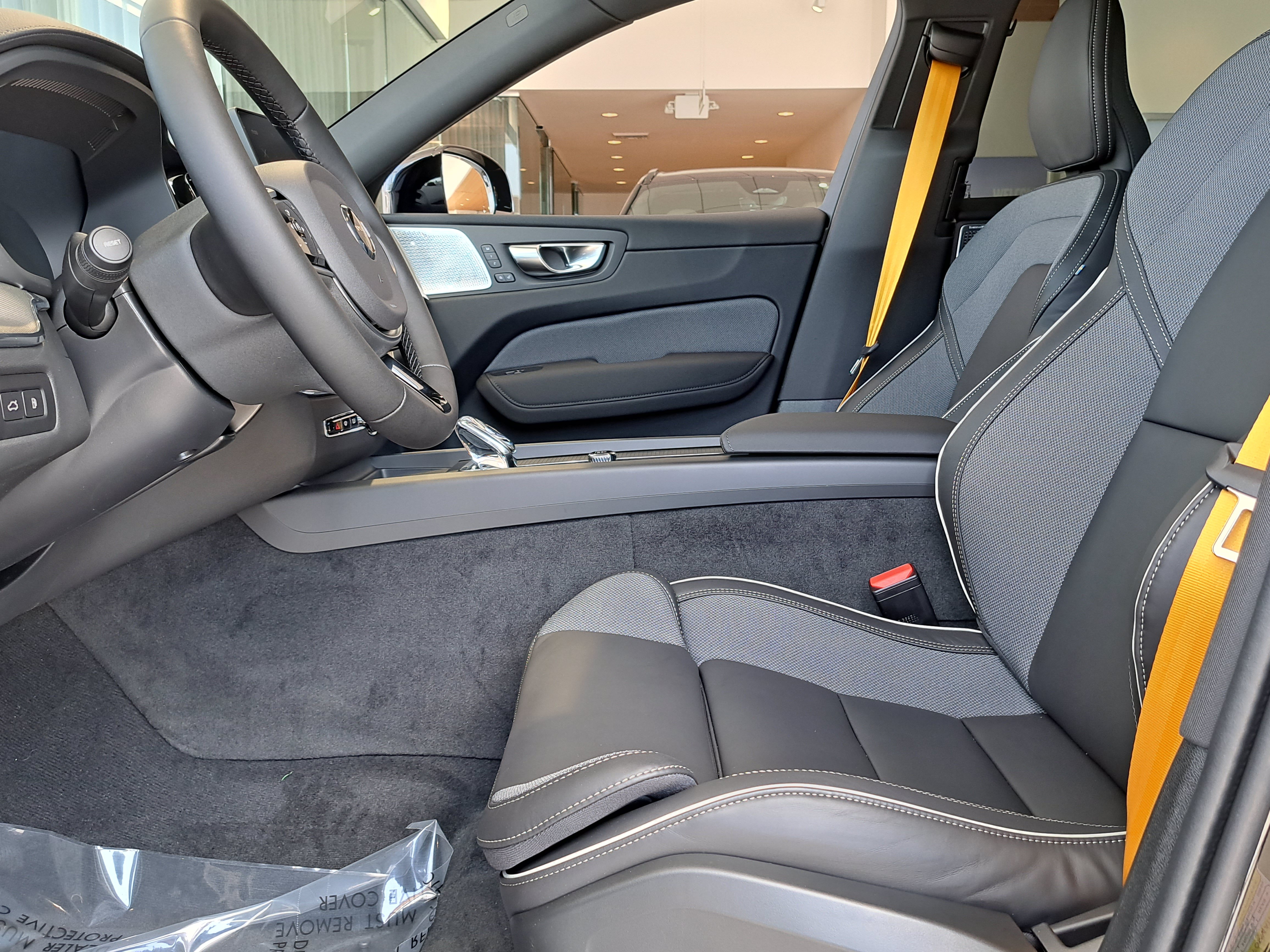 New 2026 Volvo XC60 T8 Polestar AWD/4WD image 6