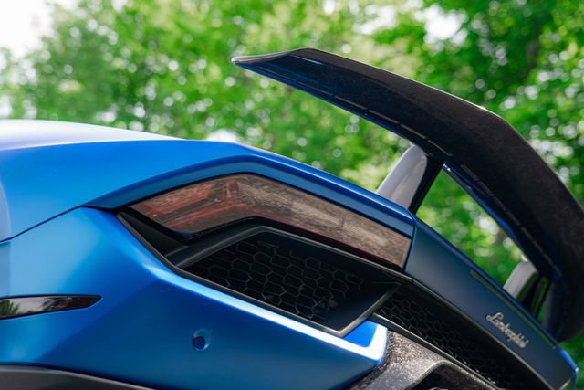 Used 2019 Lamborghini Huracan Performante AWD/4WD image 42