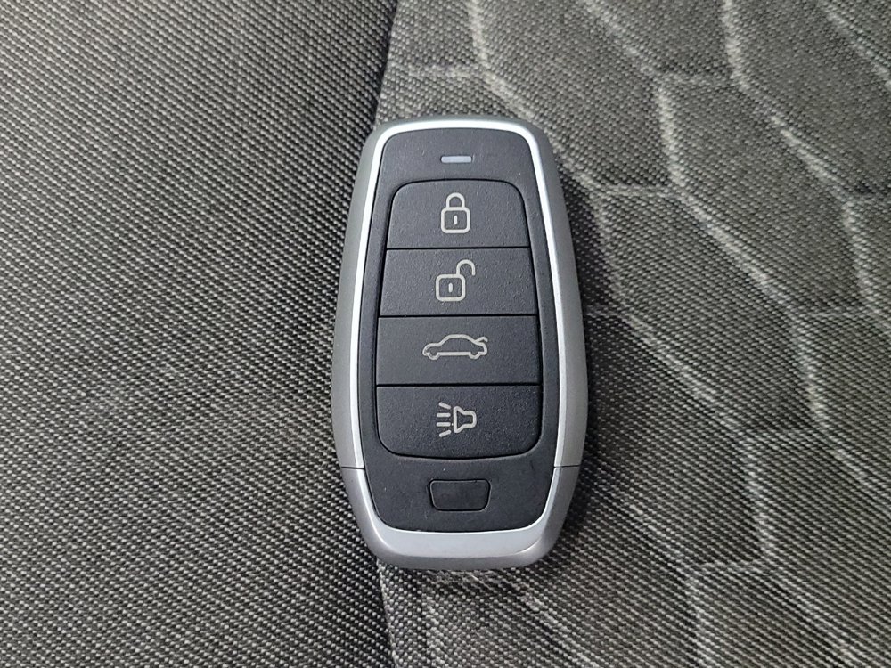 Used 2018 Chevrolet Equinox LT AWD/4WD image 32