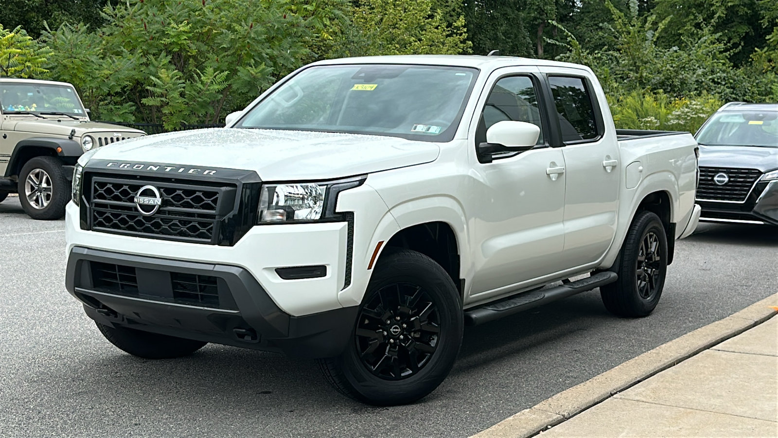 Certified 2023 Nissan Frontier SV w/ Tow Package AWD/4WD image 1