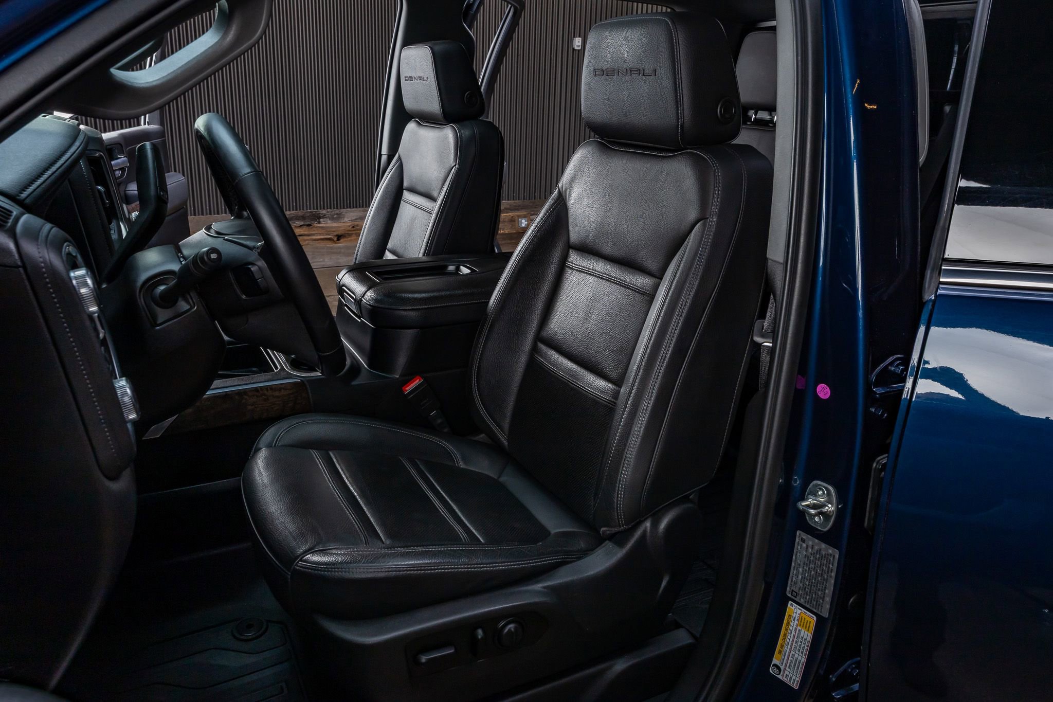 Used 2021 GMC Sierra 2500 Denali w/ Denali Ultimate Package image 29