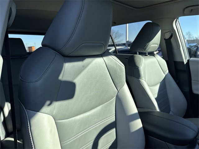 Used 2025 Toyota RAV4 XLE Premium image 23
