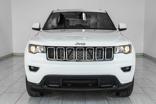 Used 2018 Jeep Grand Cherokee Laredo image 3