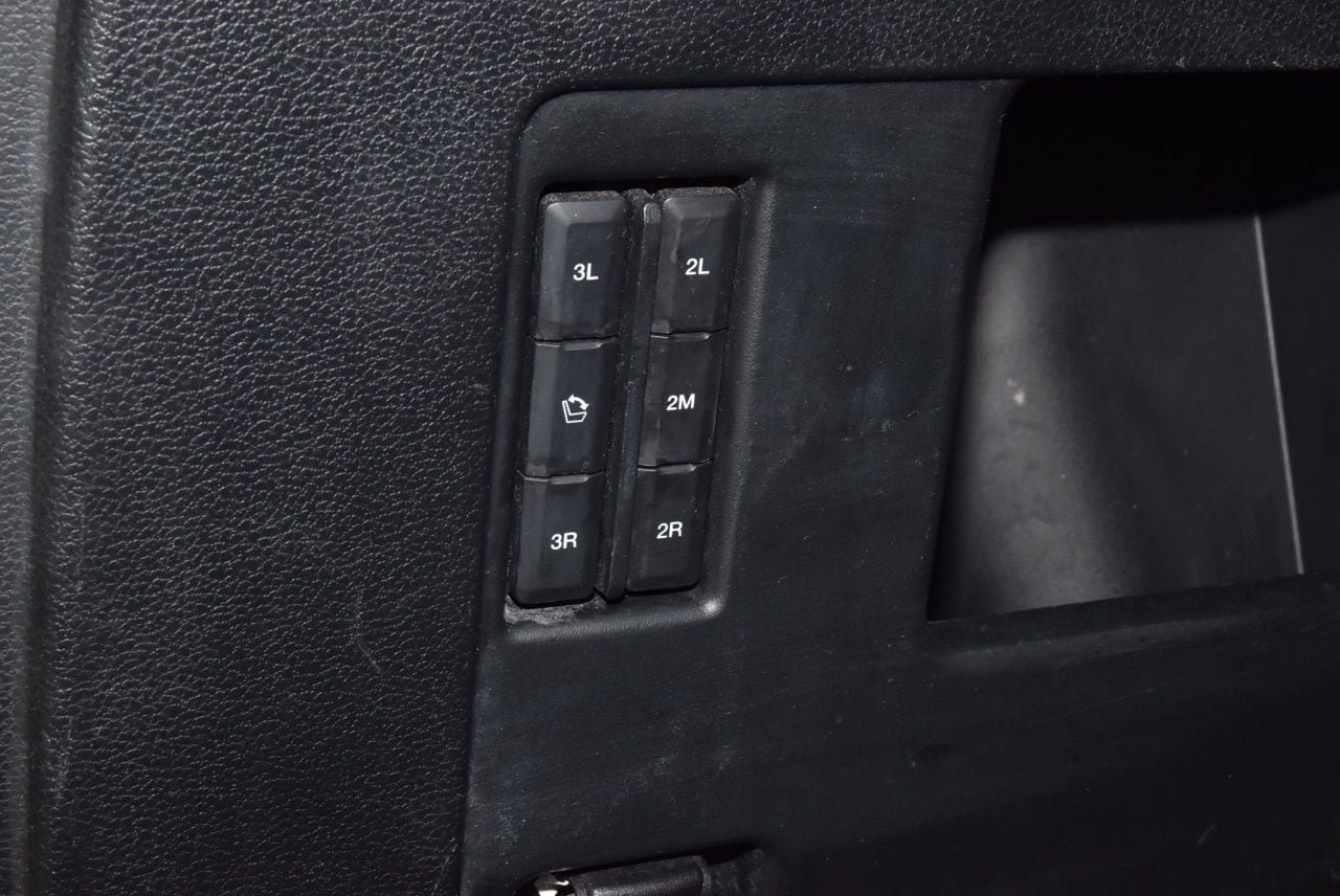 Used 2019 Ford Expedition XLT w/ Equipment Group 202A RWD image 38
