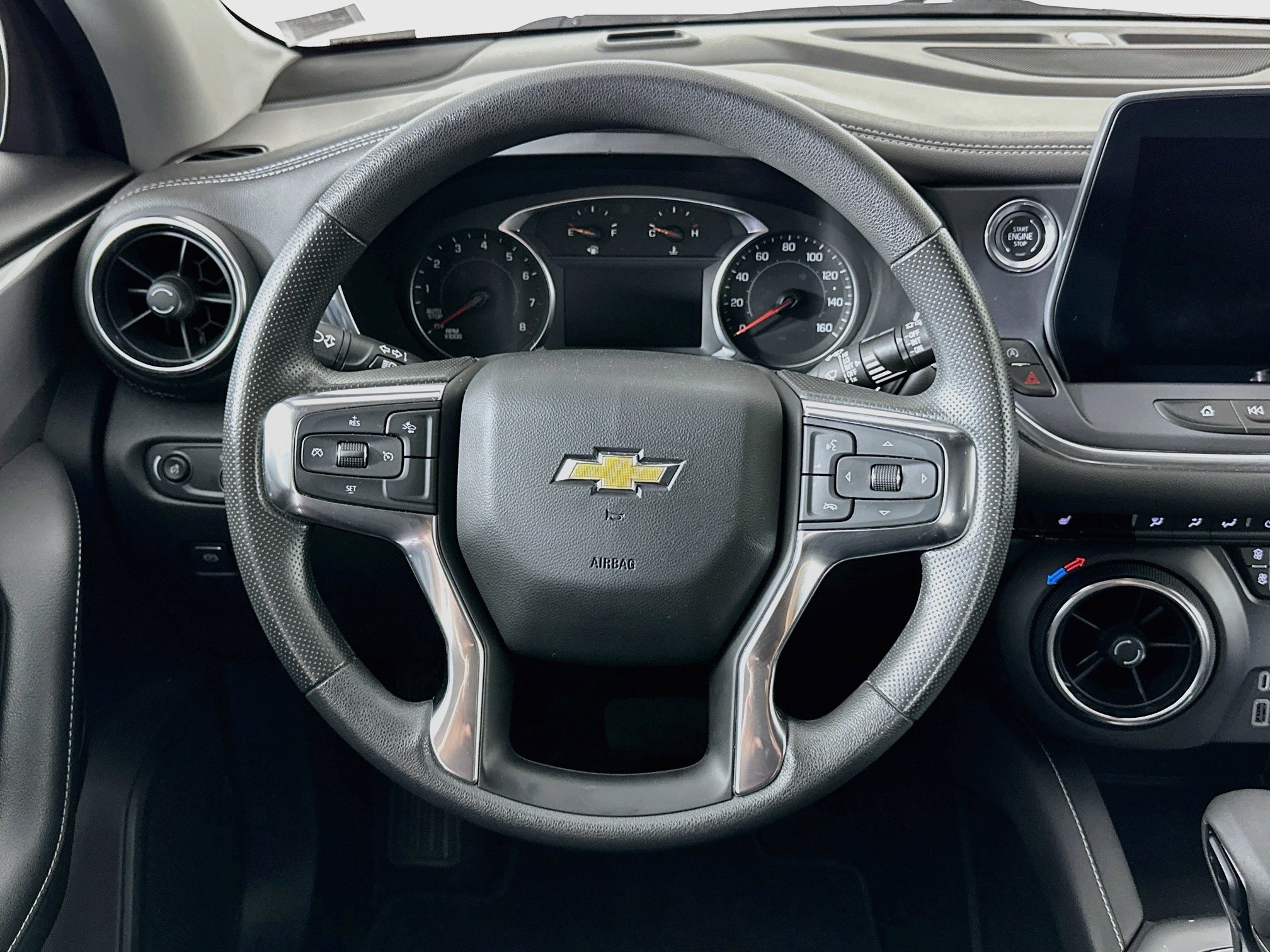 Used 2025 Chevrolet Blazer LT AWD/4WD image 17