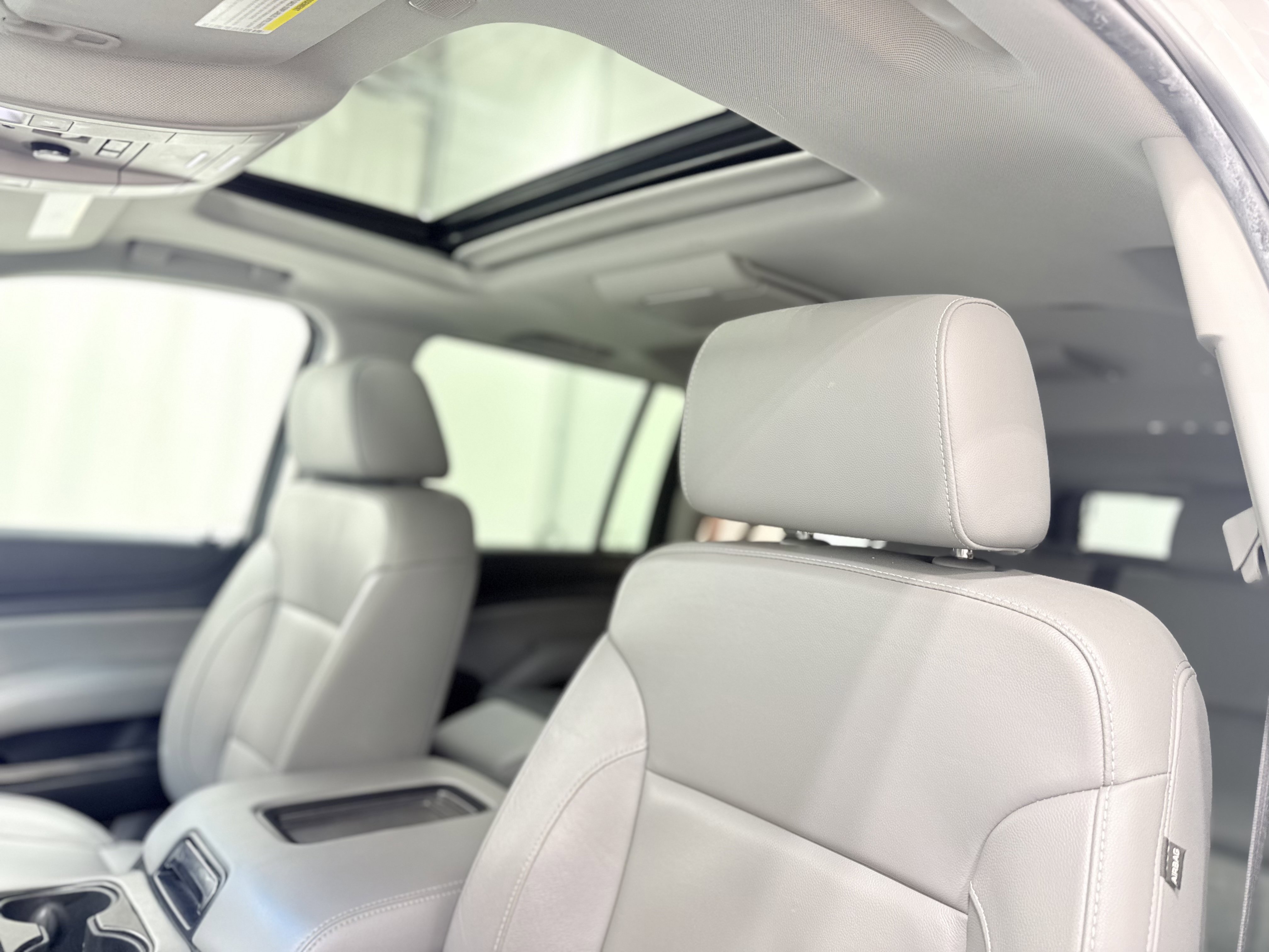 Used 2018 Chevrolet Suburban LT image 17