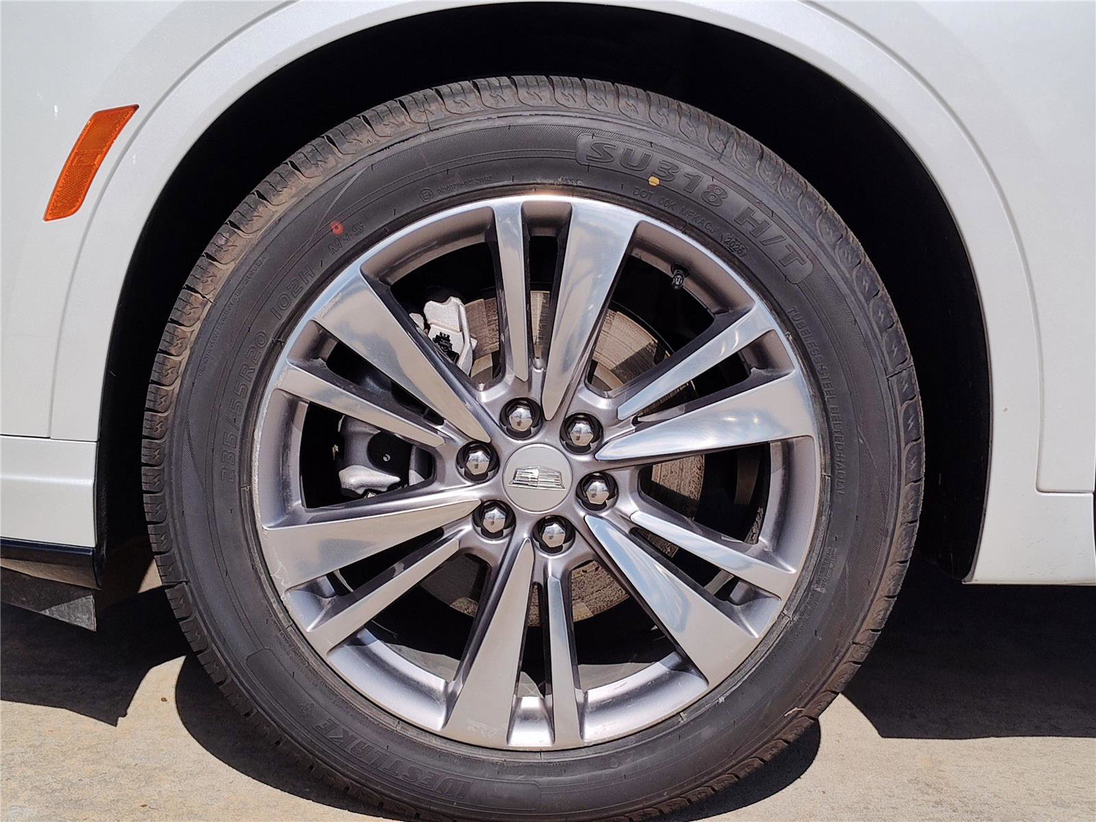 Used 2023 Cadillac XT6 Premium Luxury image 13