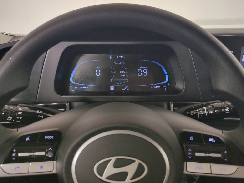 Used 2025 Hyundai Elantra SE FWD image 31