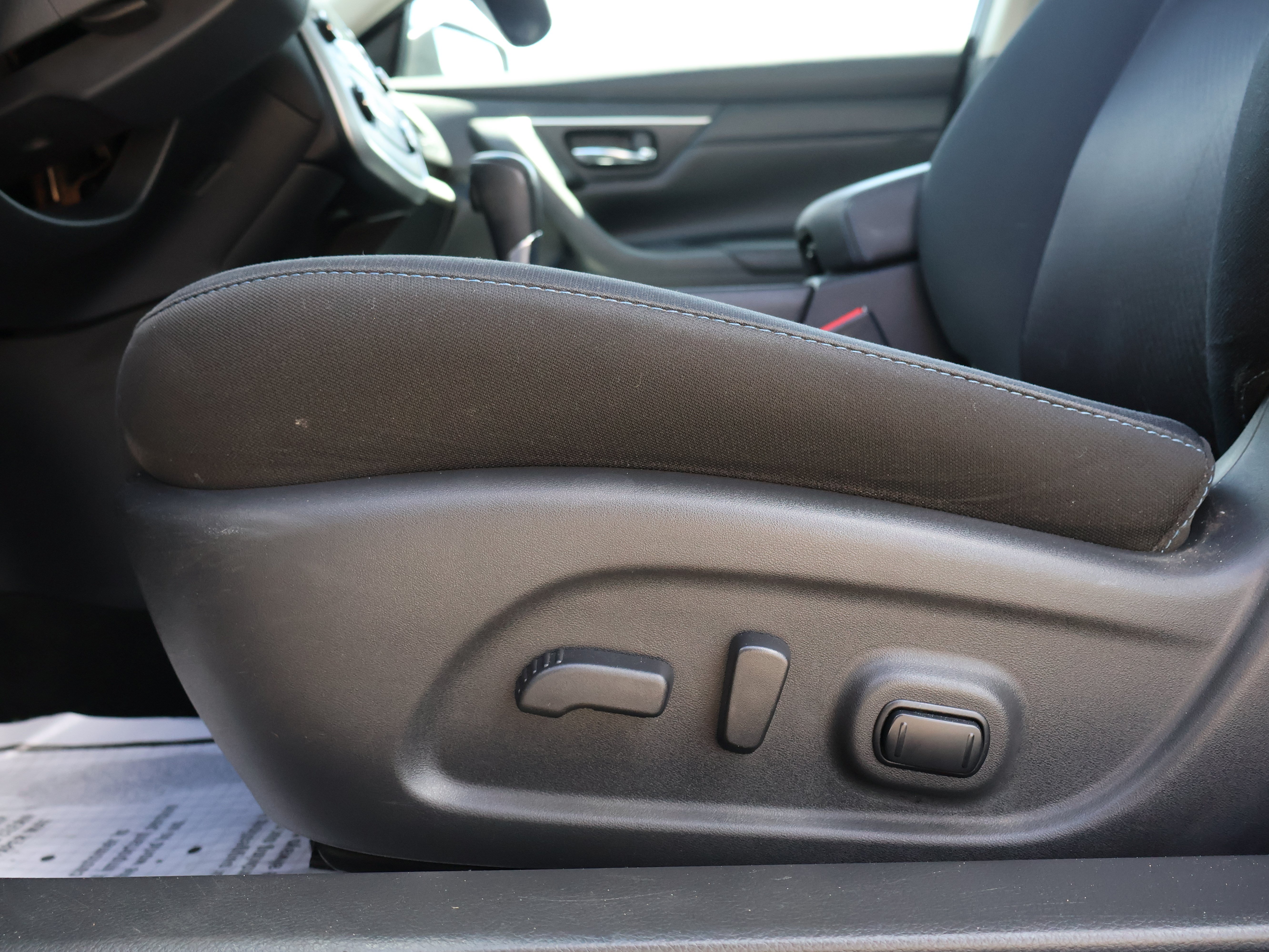 Used 2016 Nissan Altima 2.5 SR FWD image 21