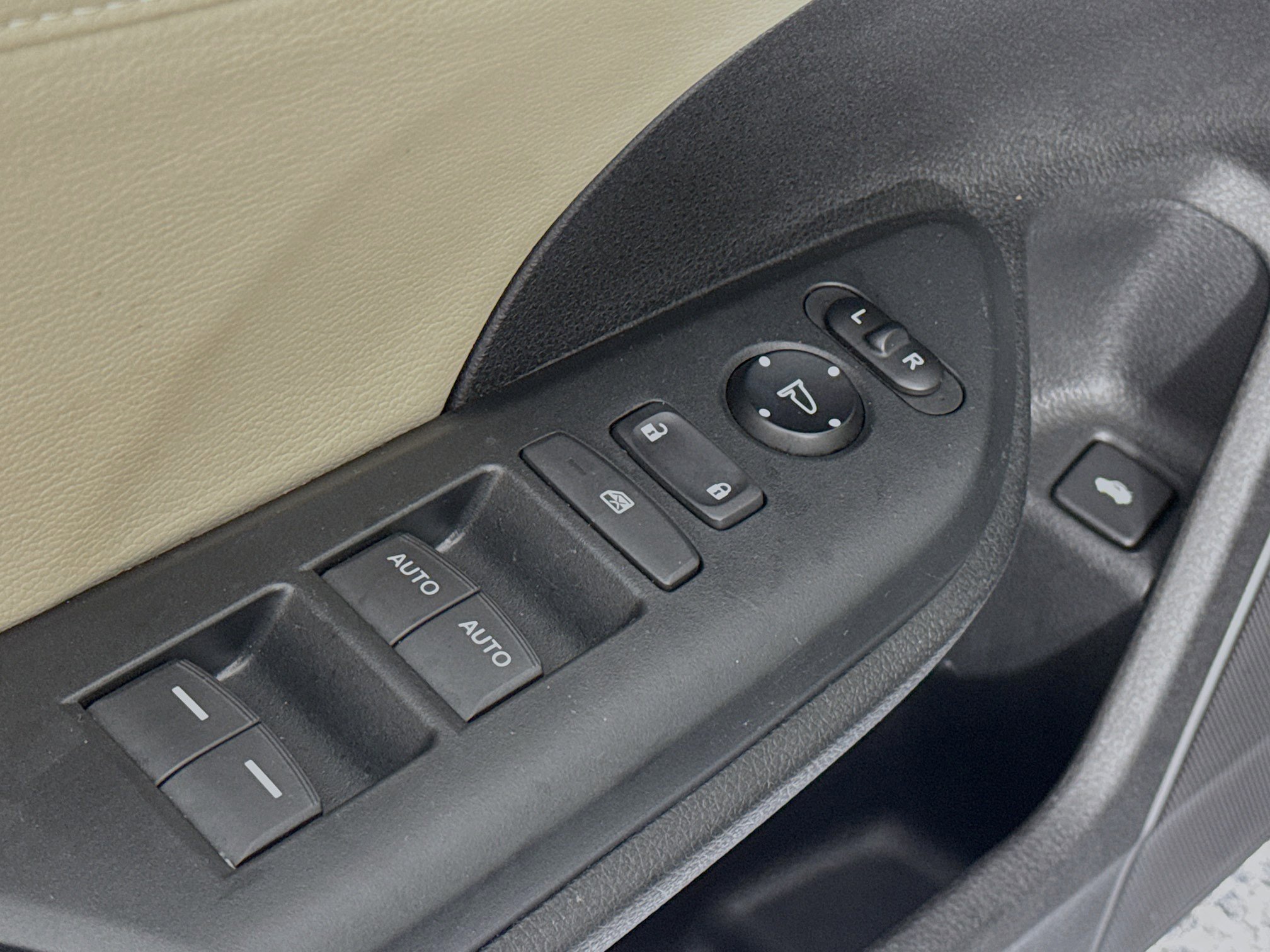 Used 2016 Honda Civic Touring image 18