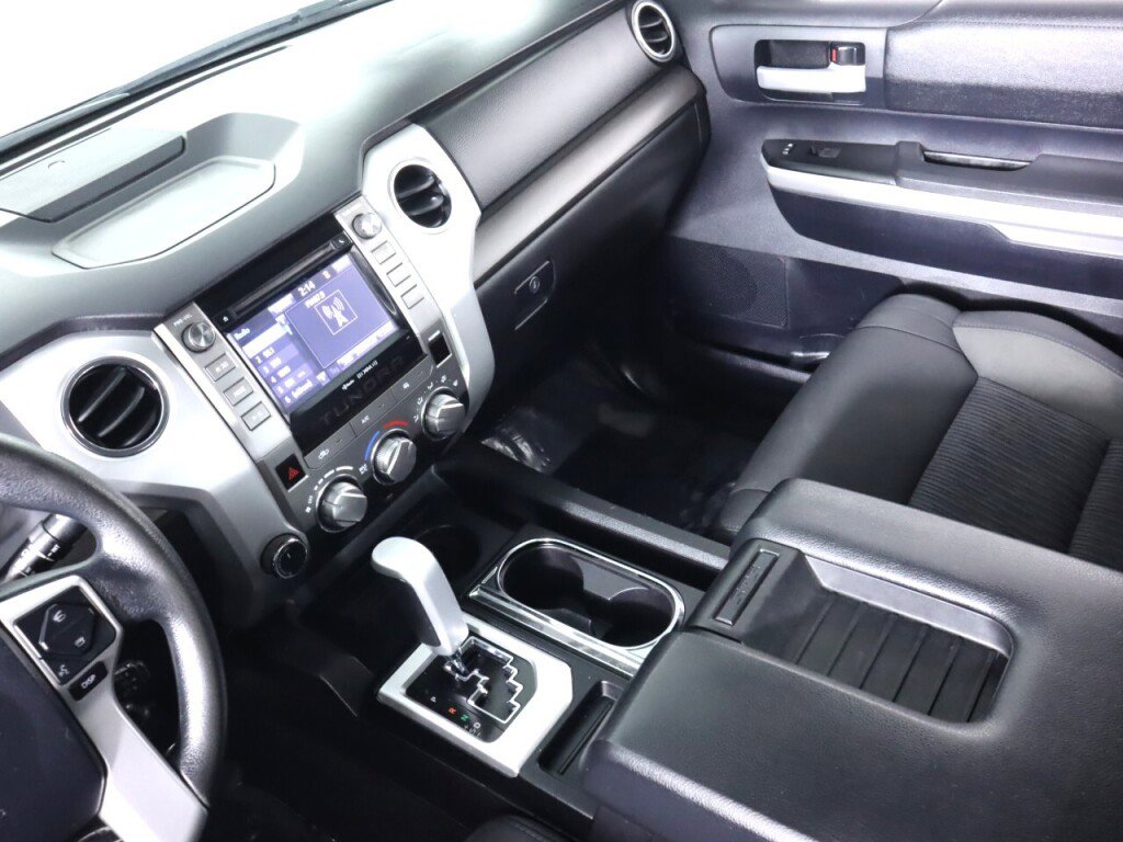 Used 2015 Toyota Tundra SR5 w/ SR5 Upgrade Package AWD/4WD image 32