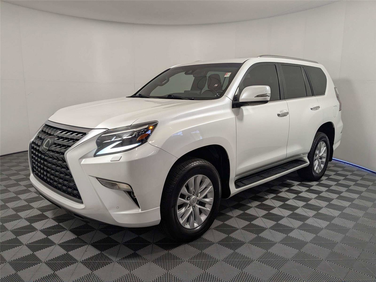 Used 2023 Lexus GX 460 Premium w/ Premium Package image 2