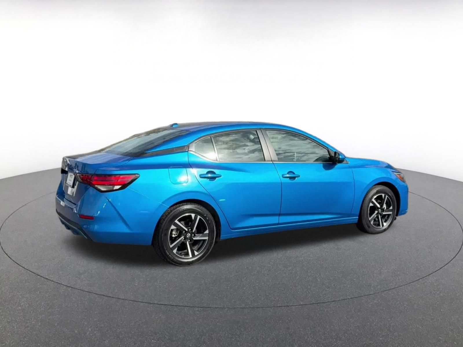 Used 2025 Nissan Sentra SV FWD image 14