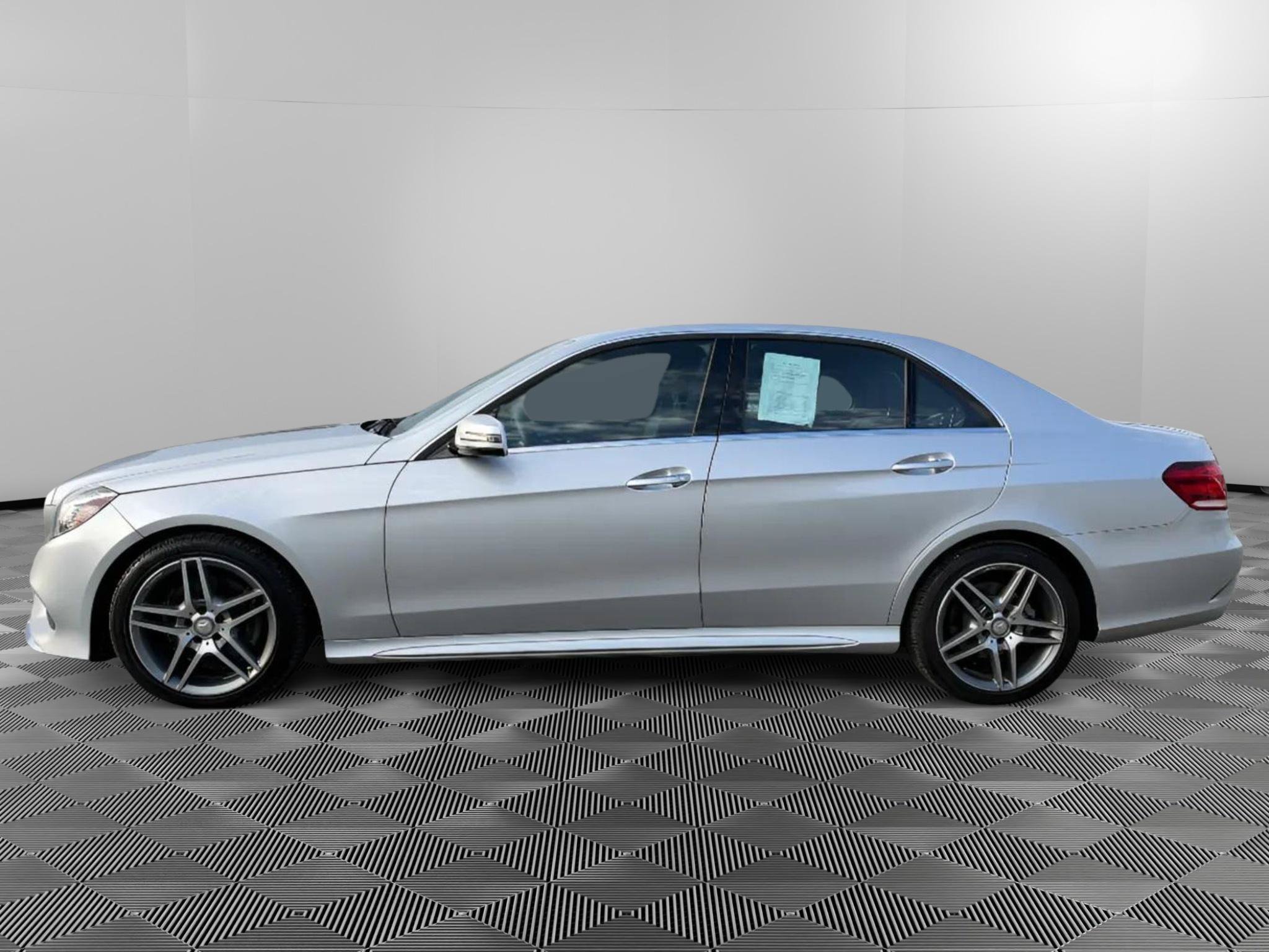 Used 2016 Mercedes-Benz E 350 4MATIC Sedan image 5