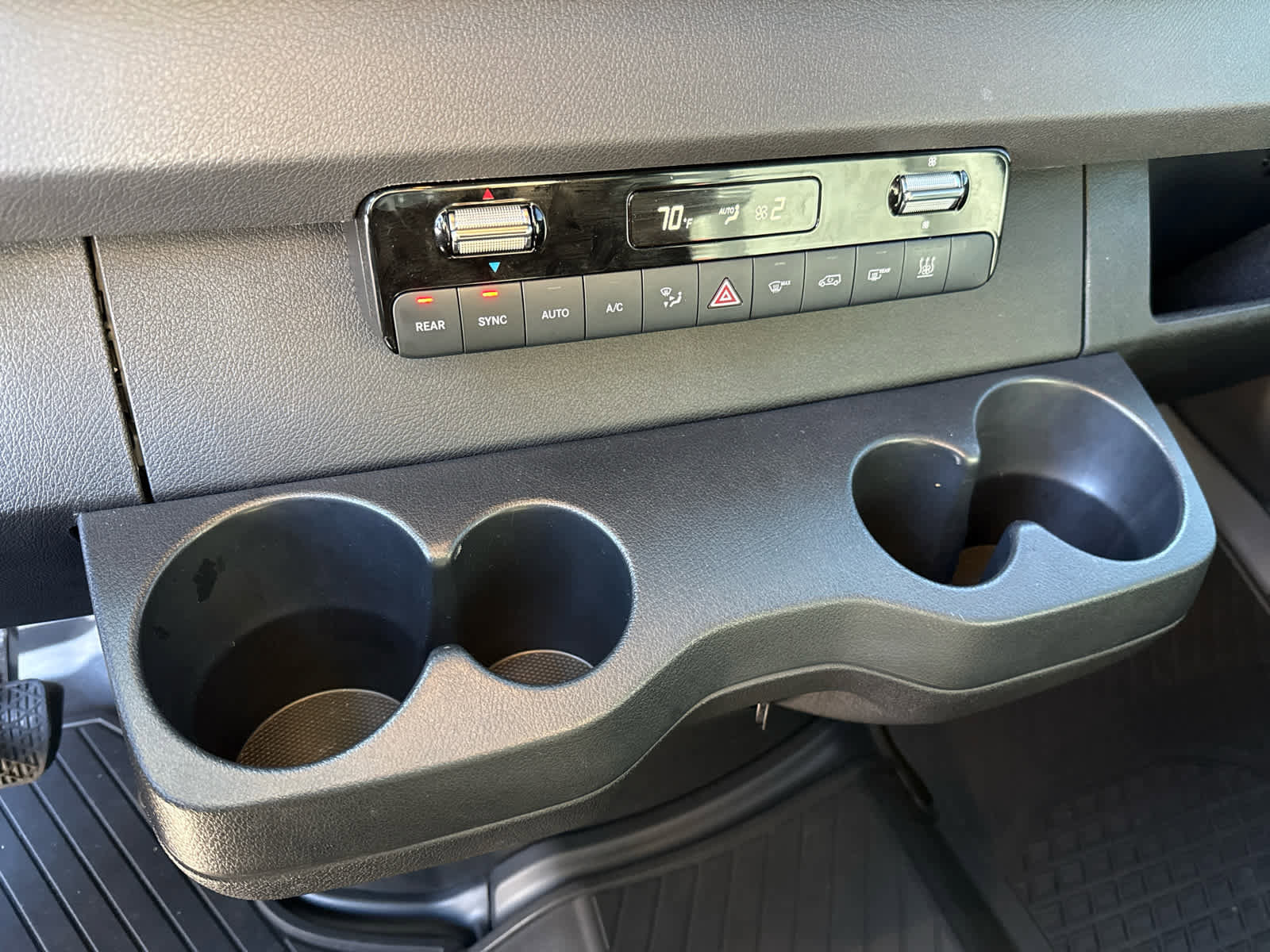 Used 2024 Mercedes-Benz Sprinter 2500 image 18