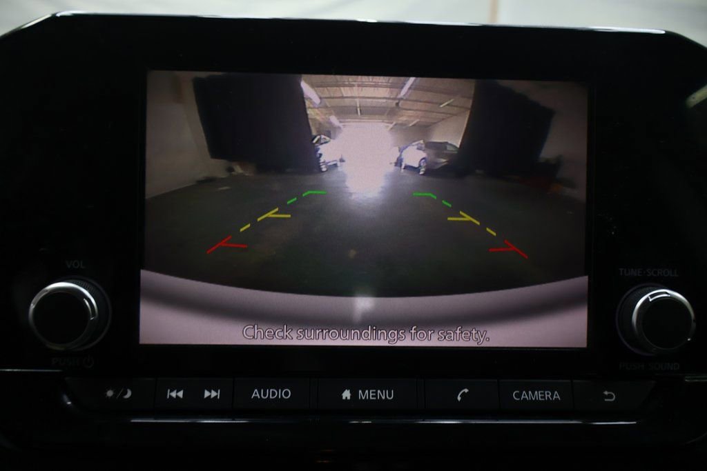 Used 2022 Nissan Pathfinder SV image 24