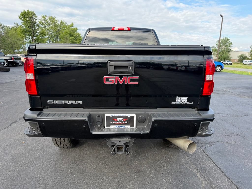 Used 2018 GMC Sierra 2500 Denali w/ Duramax Plus Package AWD/4WD image 4