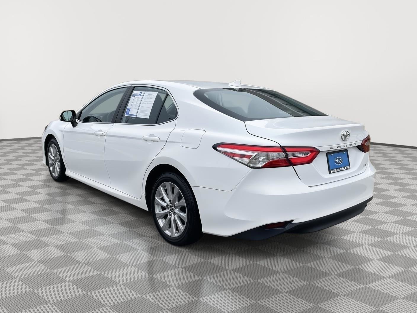 Used 2020 Toyota Camry LE image 5