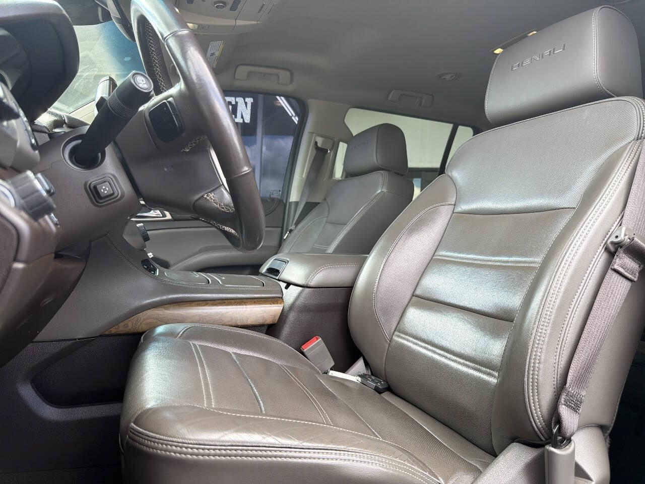 Used 2020 GMC Yukon XL Denali RWD image 34