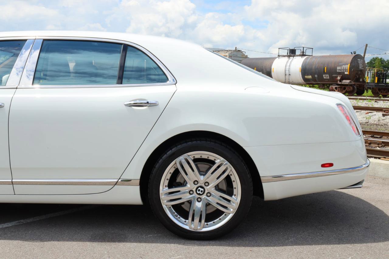 Used 2011 Bentley Mulsanne RWD image 18