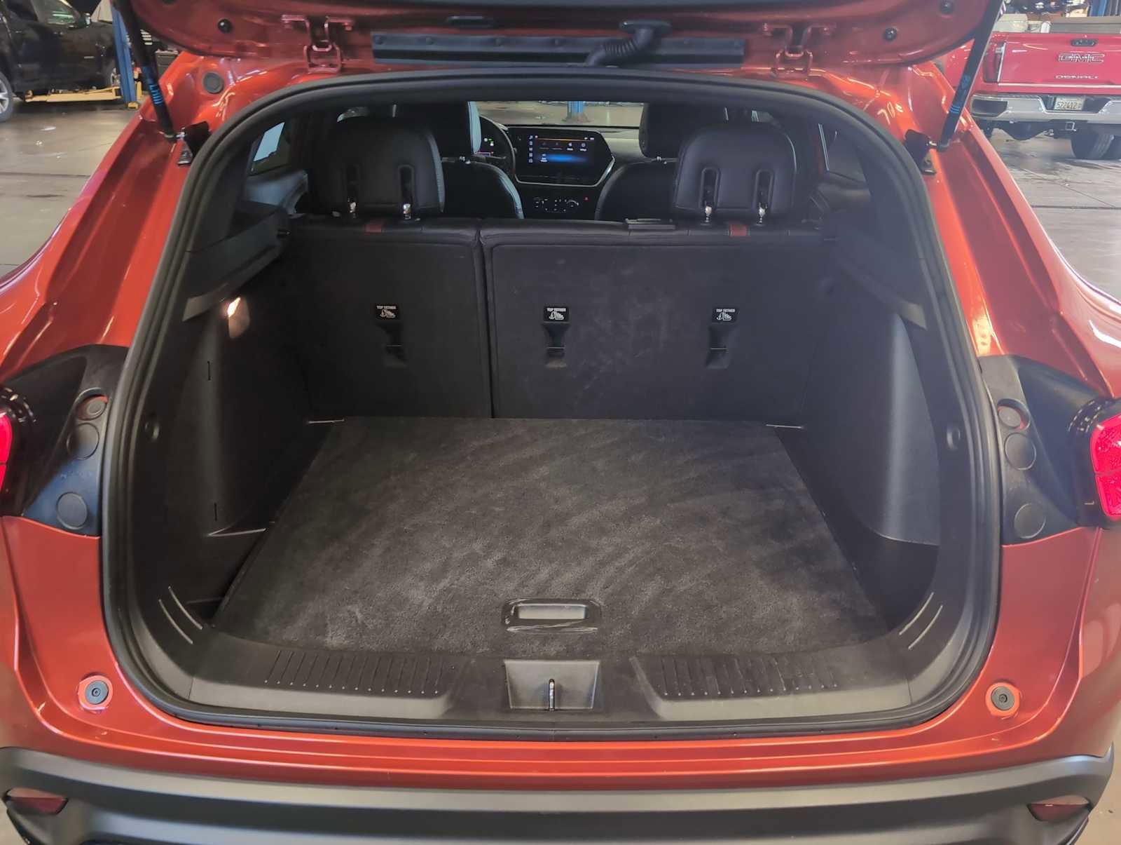 Used 2024 Chevrolet Trax RS w/ Driver Confidence Package image 23