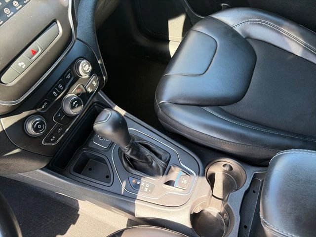 Used 2020 Jeep Cherokee Latitude Plus w/ Cold Weather Group FWD image 47