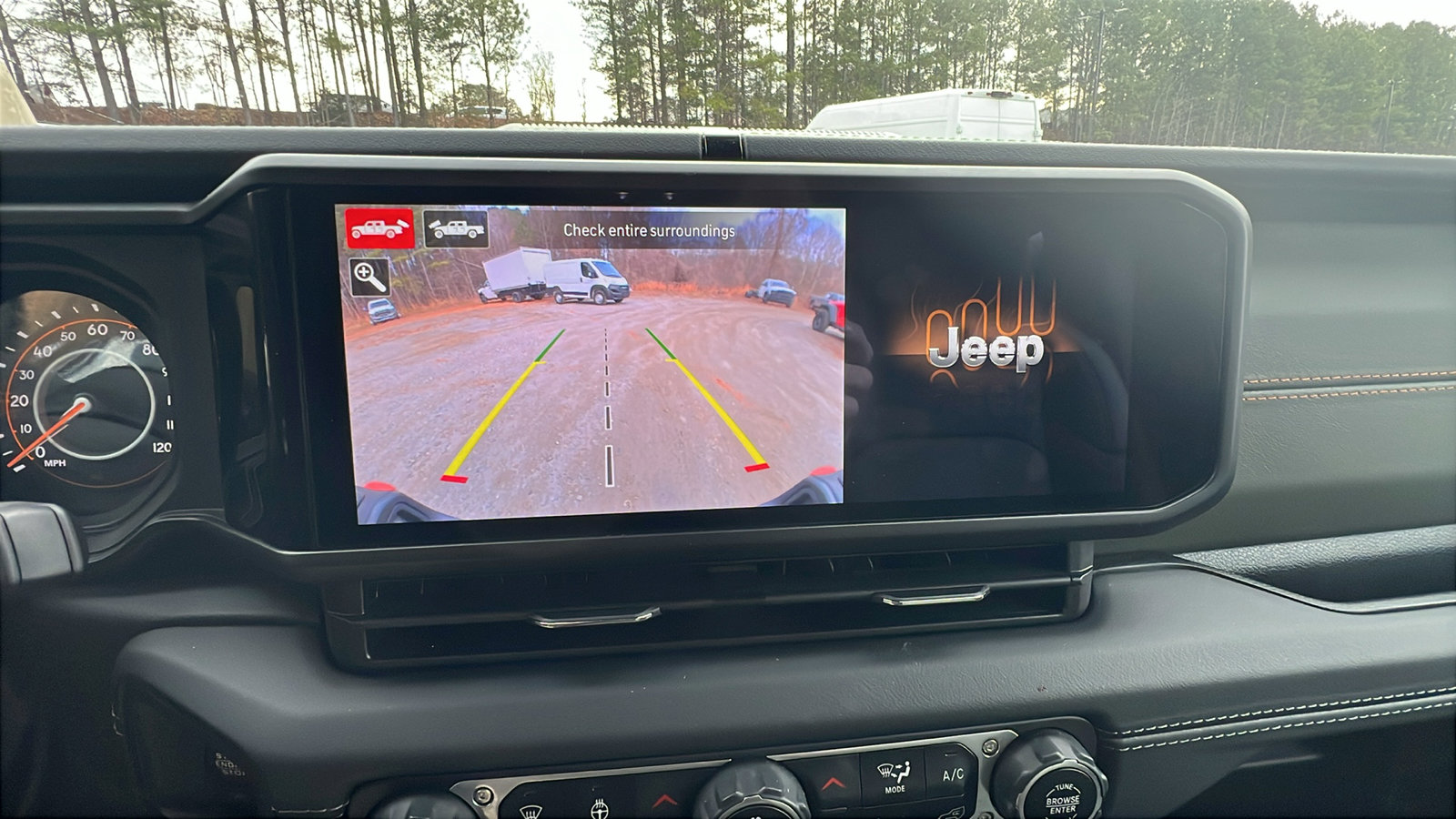 Used 2024 Jeep Gladiator Mojave image 33