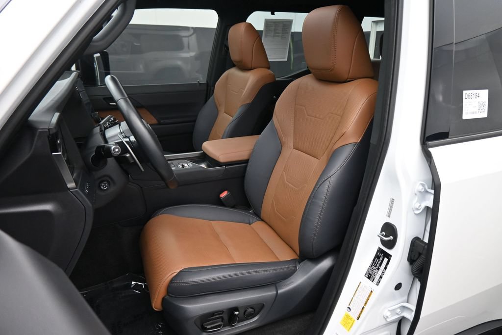 Used 2024 Lexus GX 550 w/ Accessory Package (2T) AWD/4WD image 17