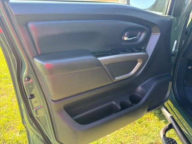 Used 2024 Nissan Titan SV w/ SV Bronze Edition Package image 14