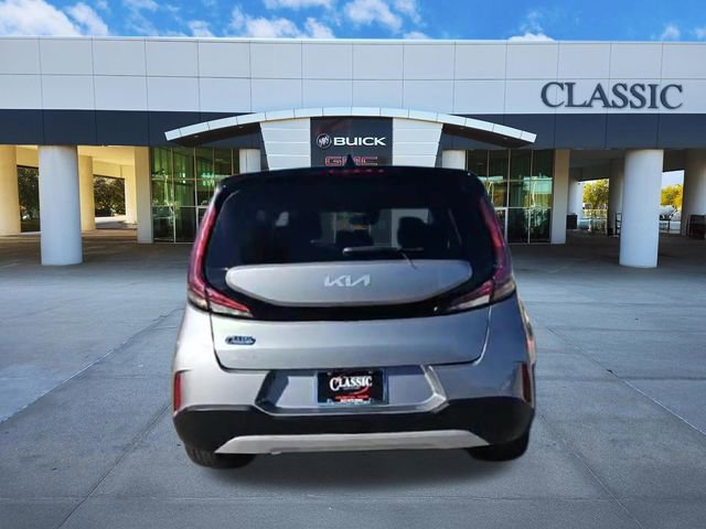 Used 2023 Kia Soul LX w/ LX Technology Package image 7