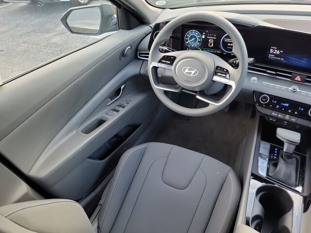 Used 2024 Hyundai Elantra Blue FWD image 11