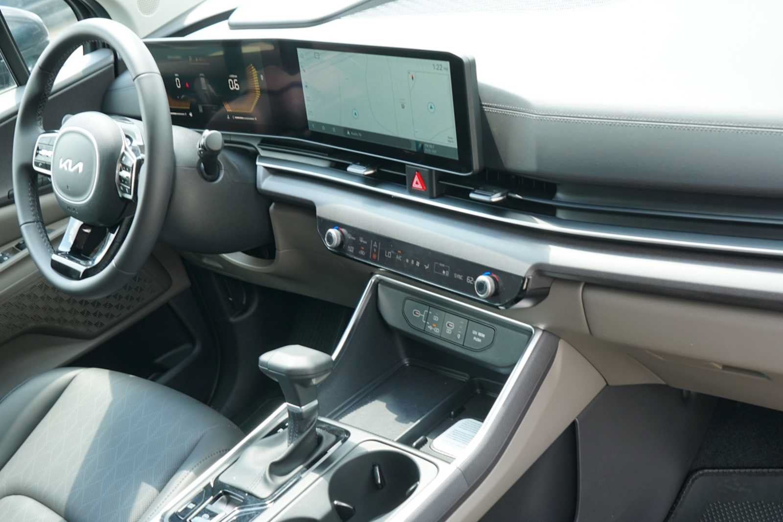 Certified 2026 Kia Carnival EX FWD image 24