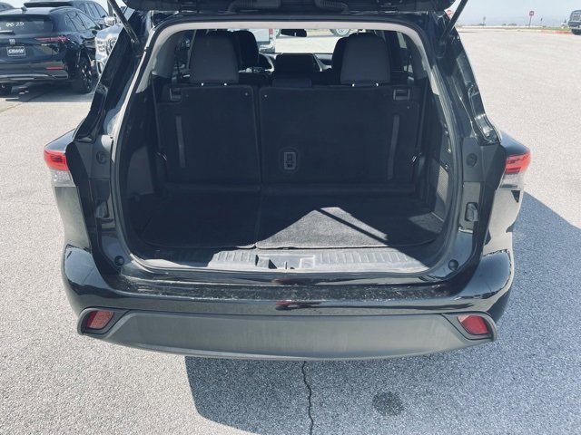 Used 2022 Toyota Highlander L image 25
