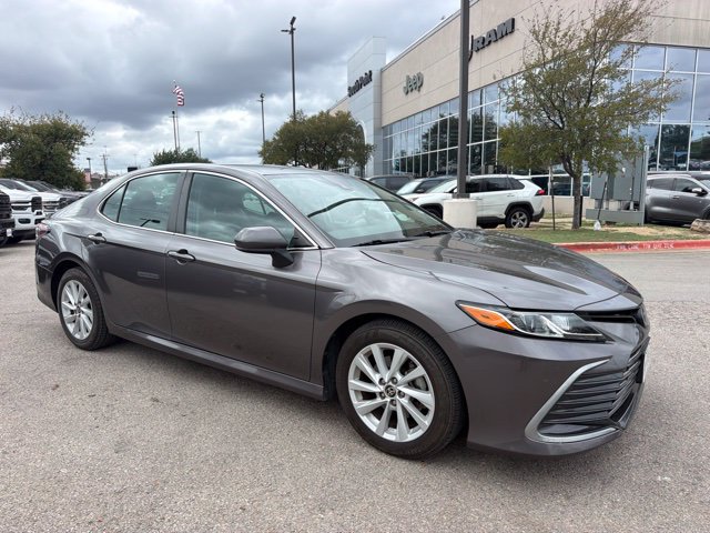Used 2022 Toyota Camry LE FWD image 1