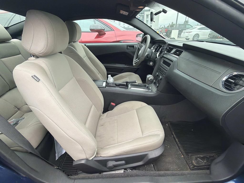 Used 2012 Ford Mustang Coupe RWD image 12