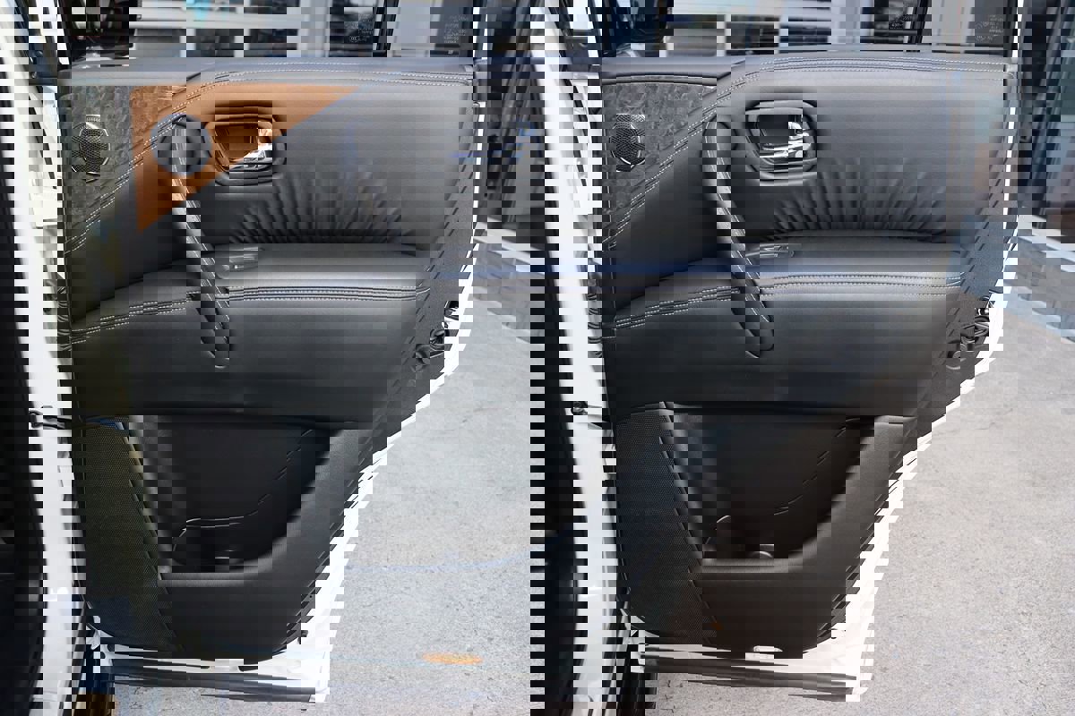 Used 2016 INFINITI QX80 Luxe w/ 22" Wheel Package image 52