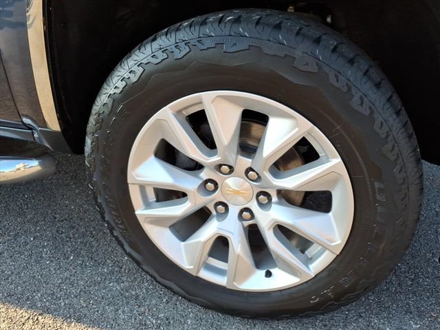 Used 2018 Chevrolet Silverado 1500 LTZ Z71 w/ Centennial Edition AWD/4WD image 4