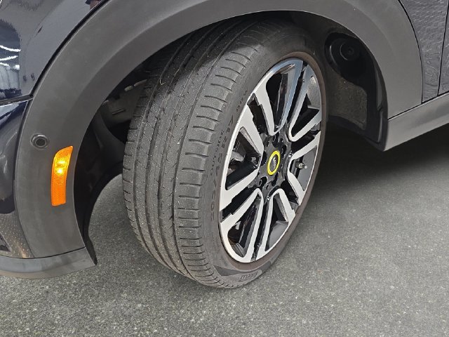 Certified 2024 MINI Cooper SE FWD image 25