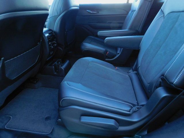 New 2025 Jeep Grand Cherokee L Laredo image 21