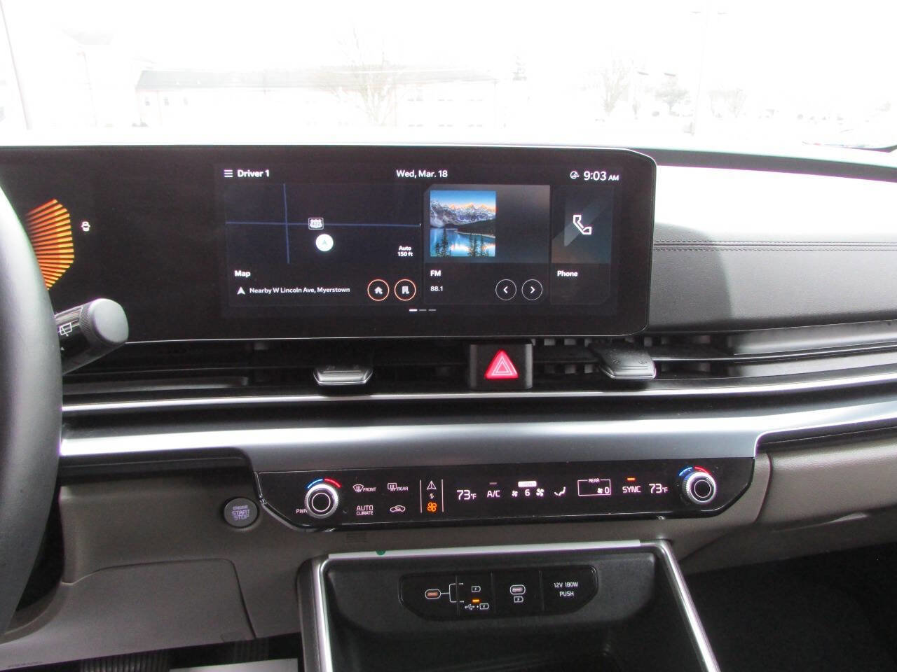 Used 2025 Kia Carnival image 10