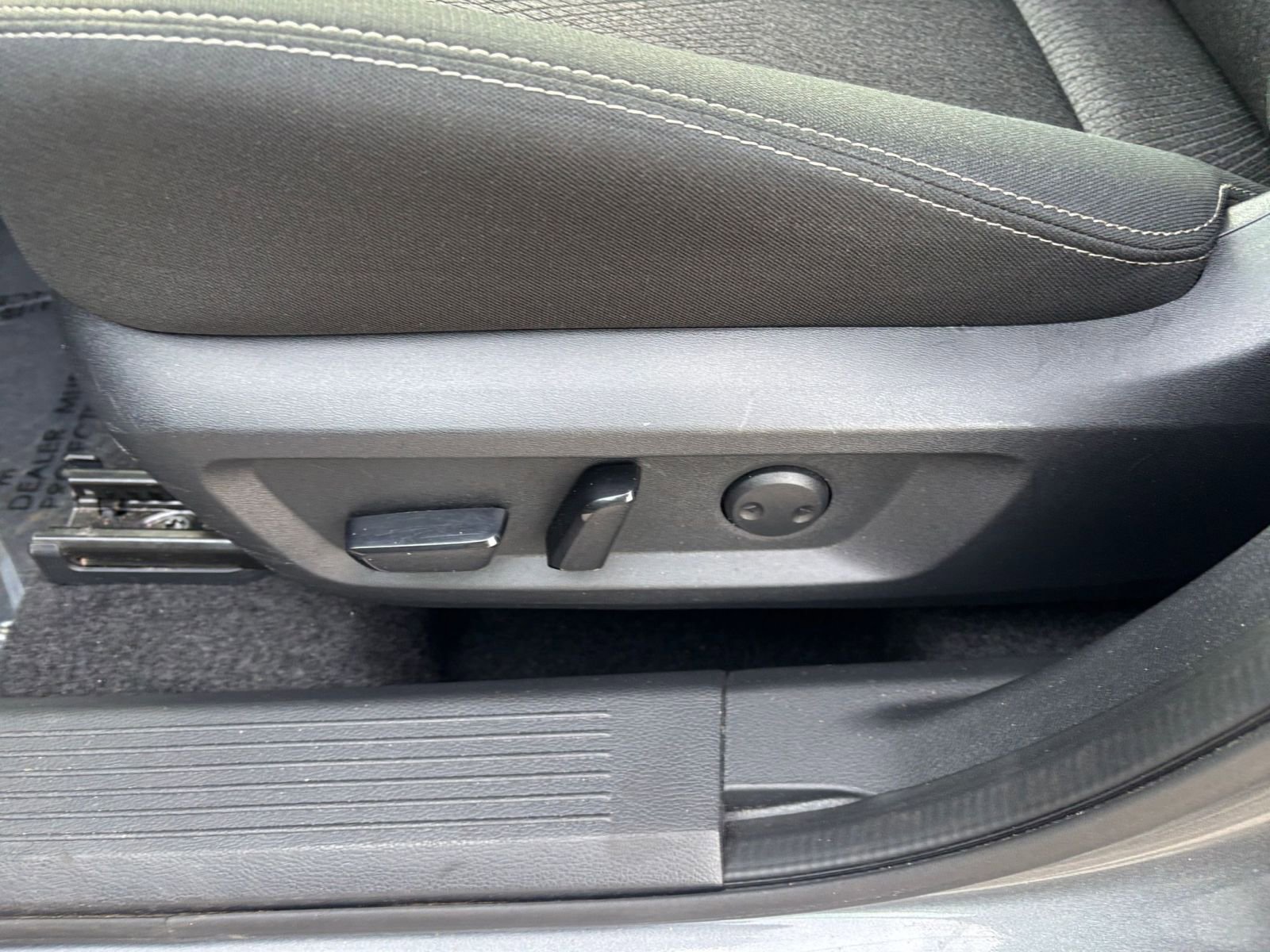 Used 2025 Nissan Rogue SV image 22