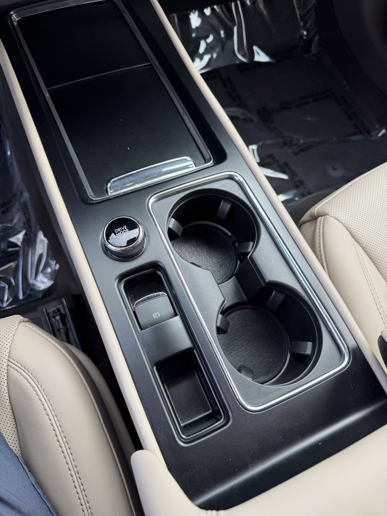 Used 2024 Lincoln Corsair FWD w/ Equipment Group 102A image 14