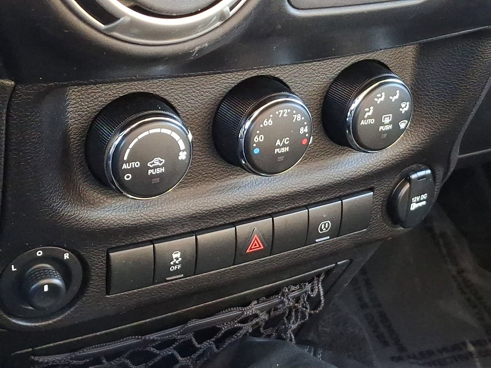 Used 2017 Jeep Wrangler Unlimited Sahara w/ Connectivity Group image 16