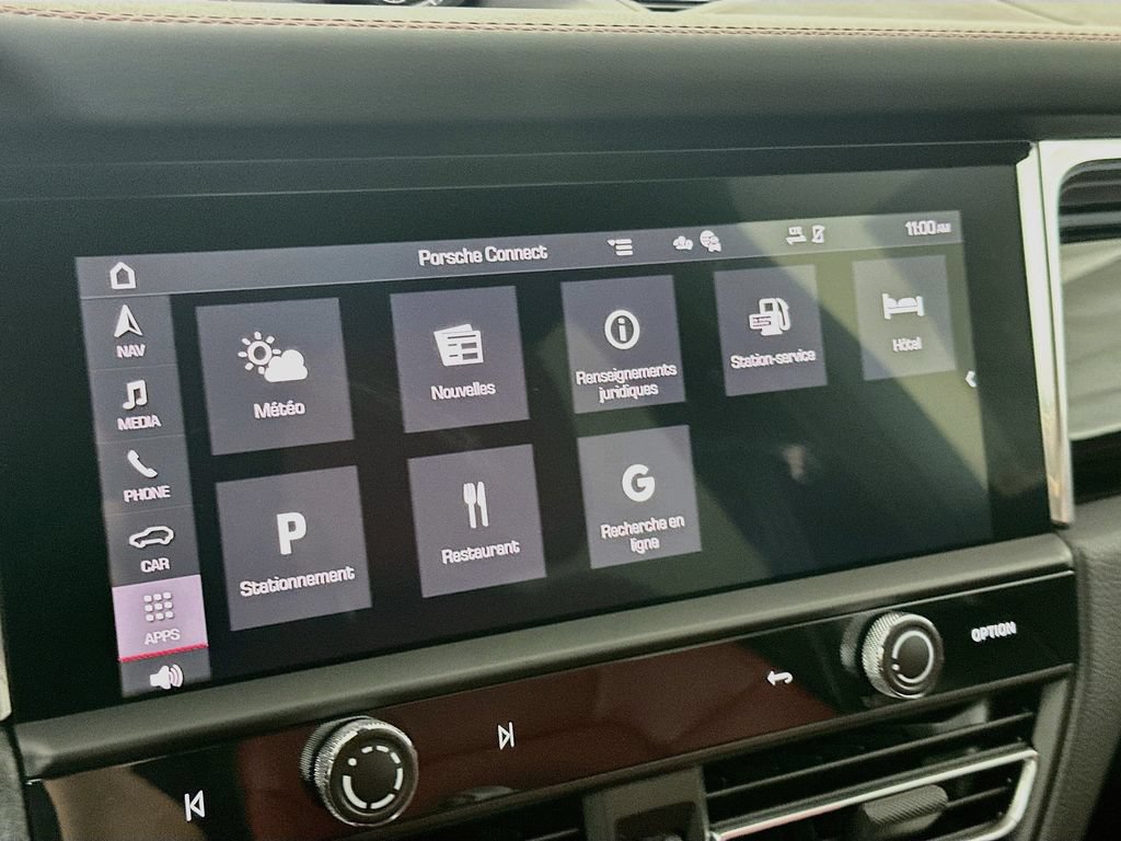 Certified 2026 Porsche Macan AWD/4WD image 14
