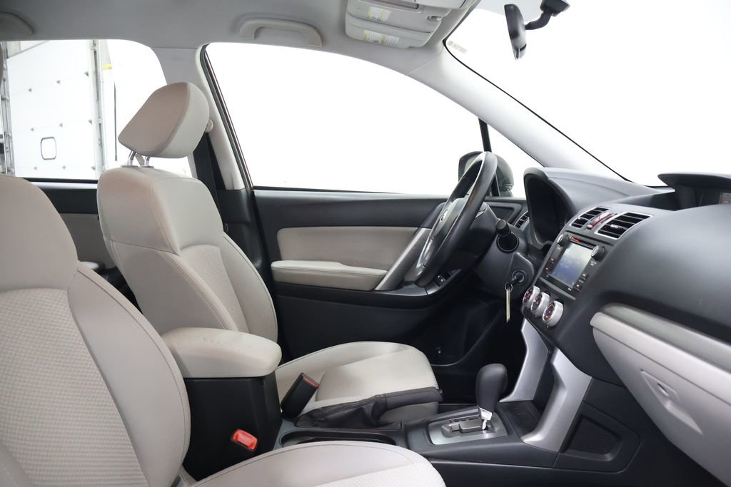 Used 2016 Subaru Forester 2.5i w/ Alloy Wheel Package image 21