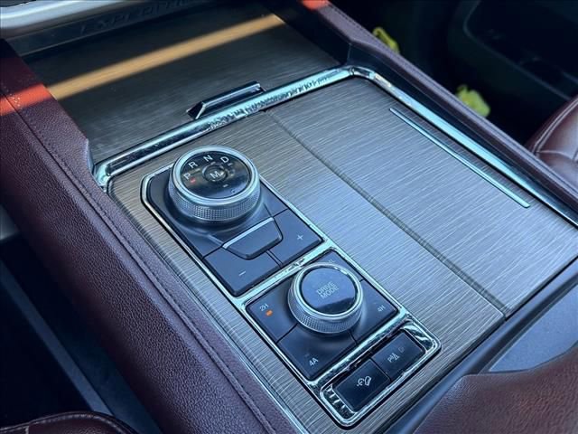 Used 2023 Ford Expedition Max Limited image 18