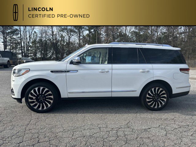 Certified 2022 Lincoln Navigator Black Label AWD/4WD image 4